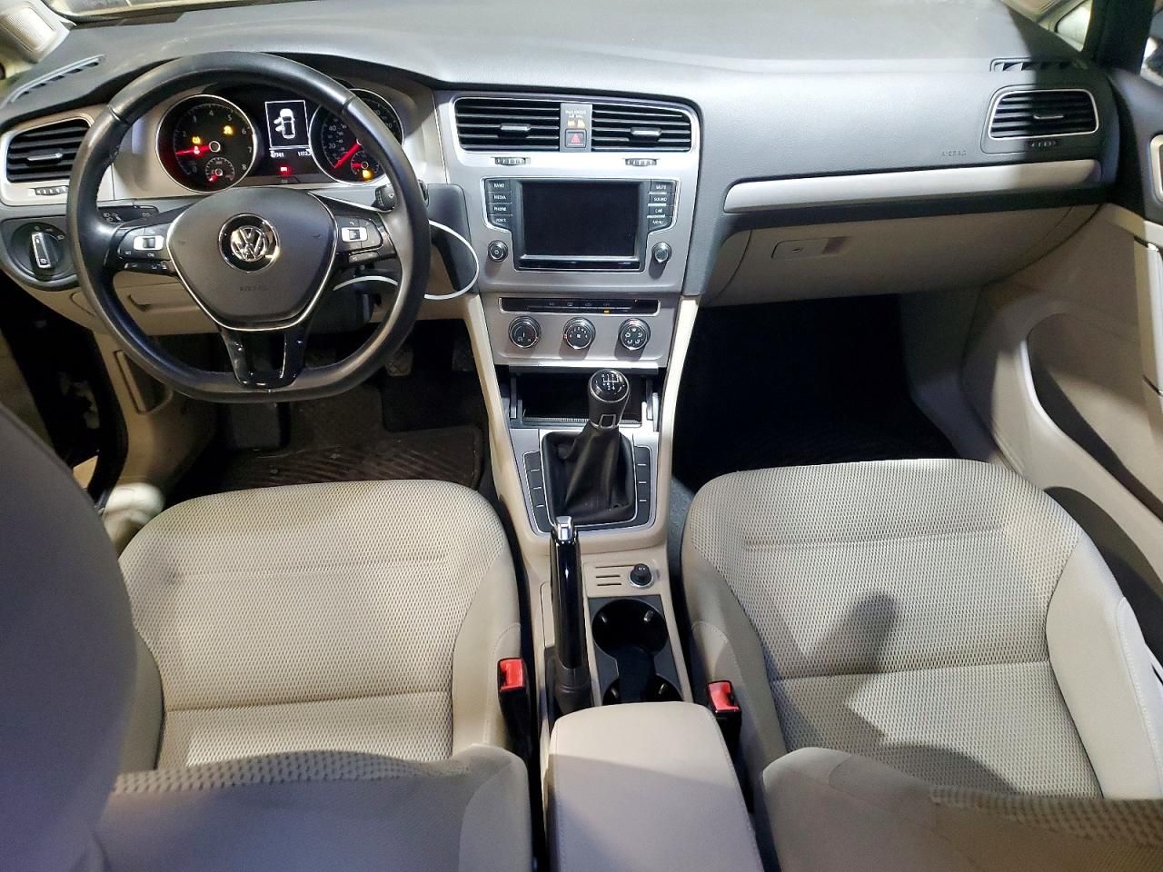 2016 Volkswagen Golf s