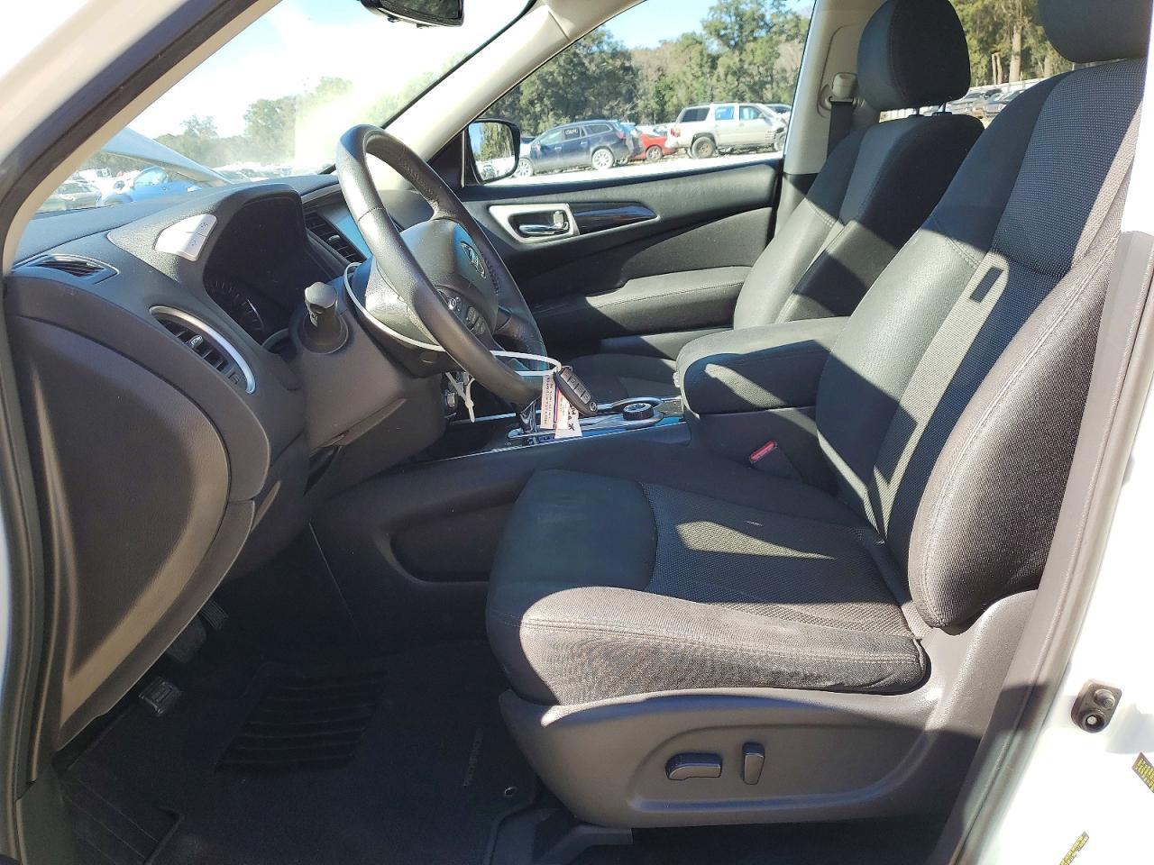2017 Nissan Pathfinder s