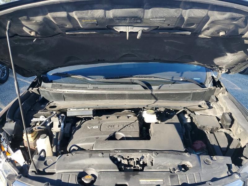 2018 Nissan Pathfinder s