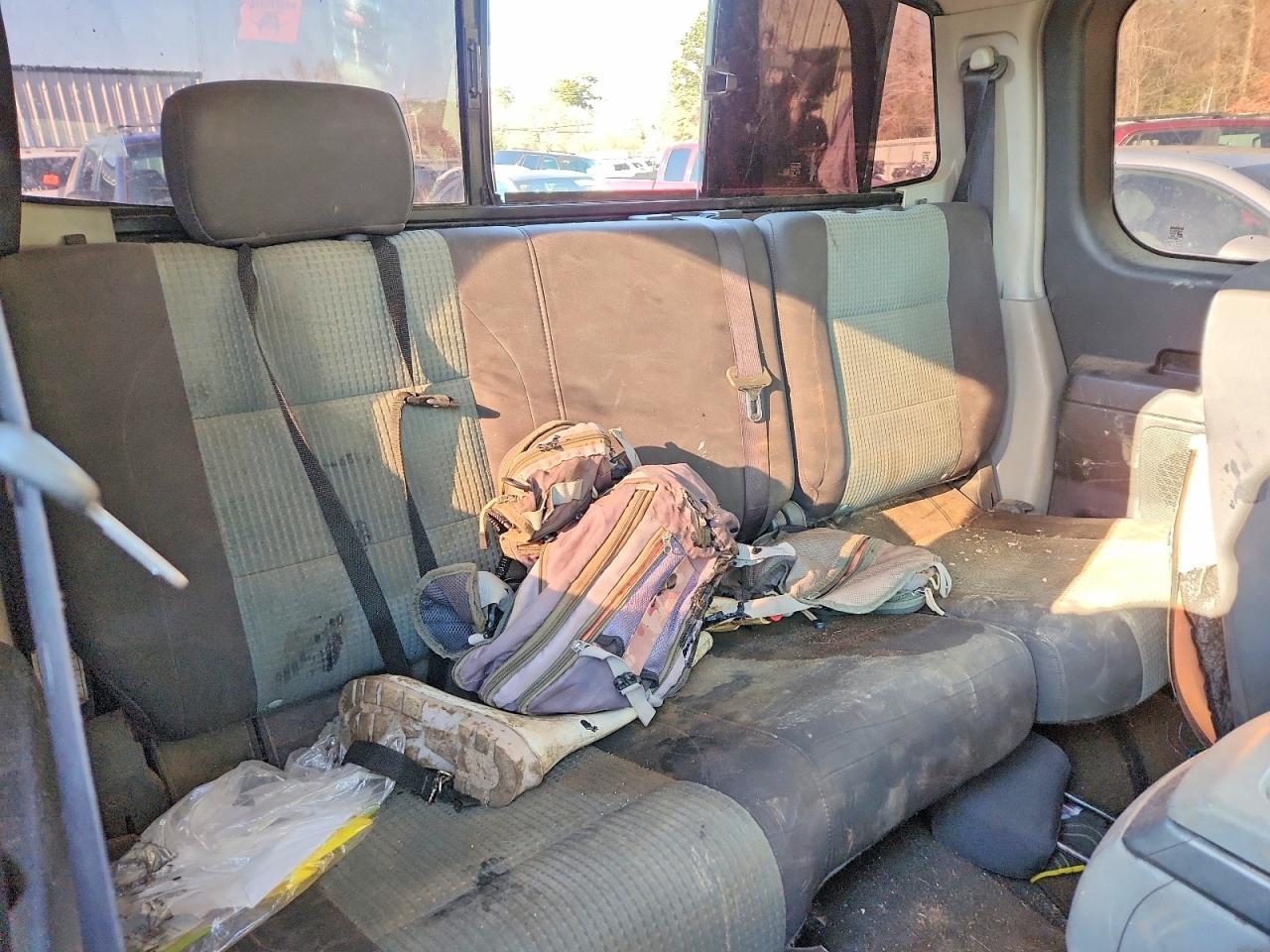 2004 Nissan Titan XE