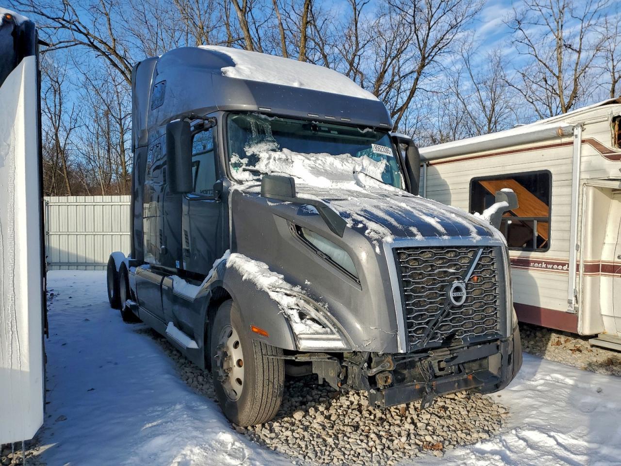 2020 Volvo VNL Semi Truck