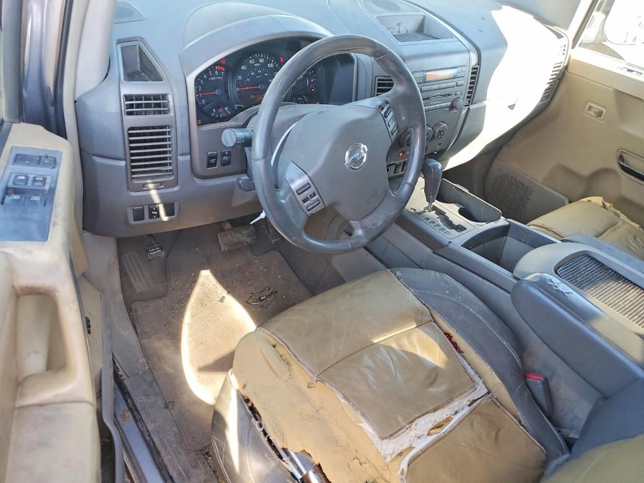 2004 Nissan Titan xe