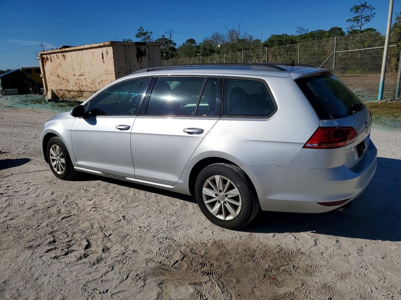 2016 Volkswagen Golf Sportwagen s