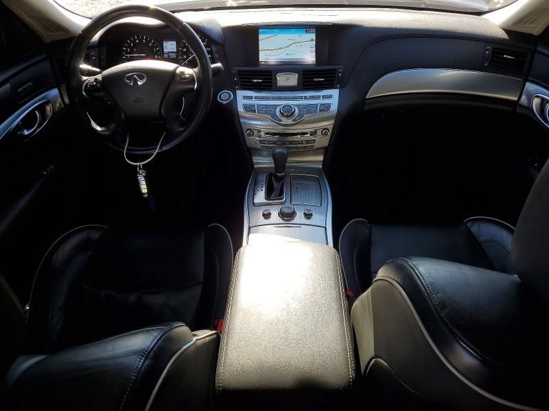 2017 Infiniti Q70 3.7