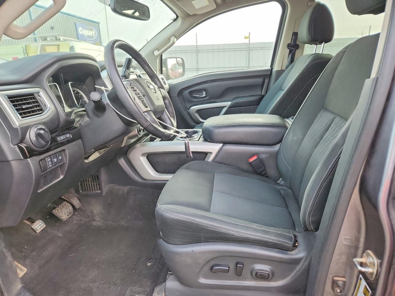 2018 Nissan Titan sv