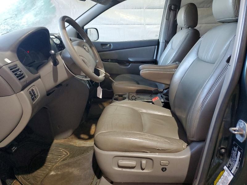 2005 Toyota Sienna ce