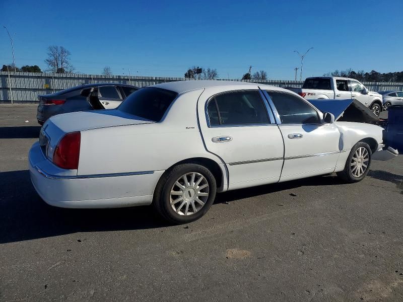 2006 Lincoln Town car Signature