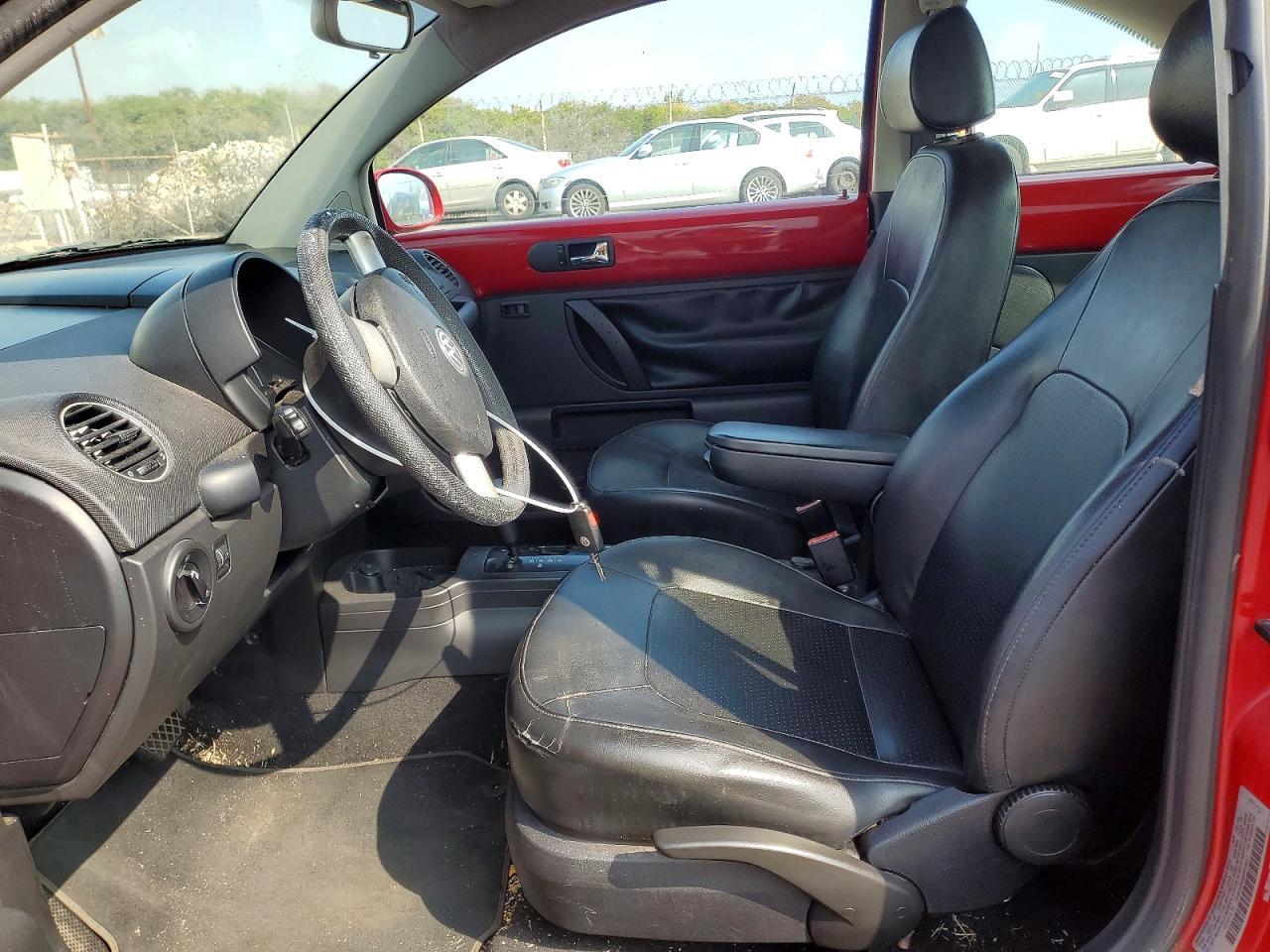 2010 Volkswagen New Beetle