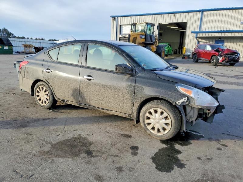 2015 Niss Versa s