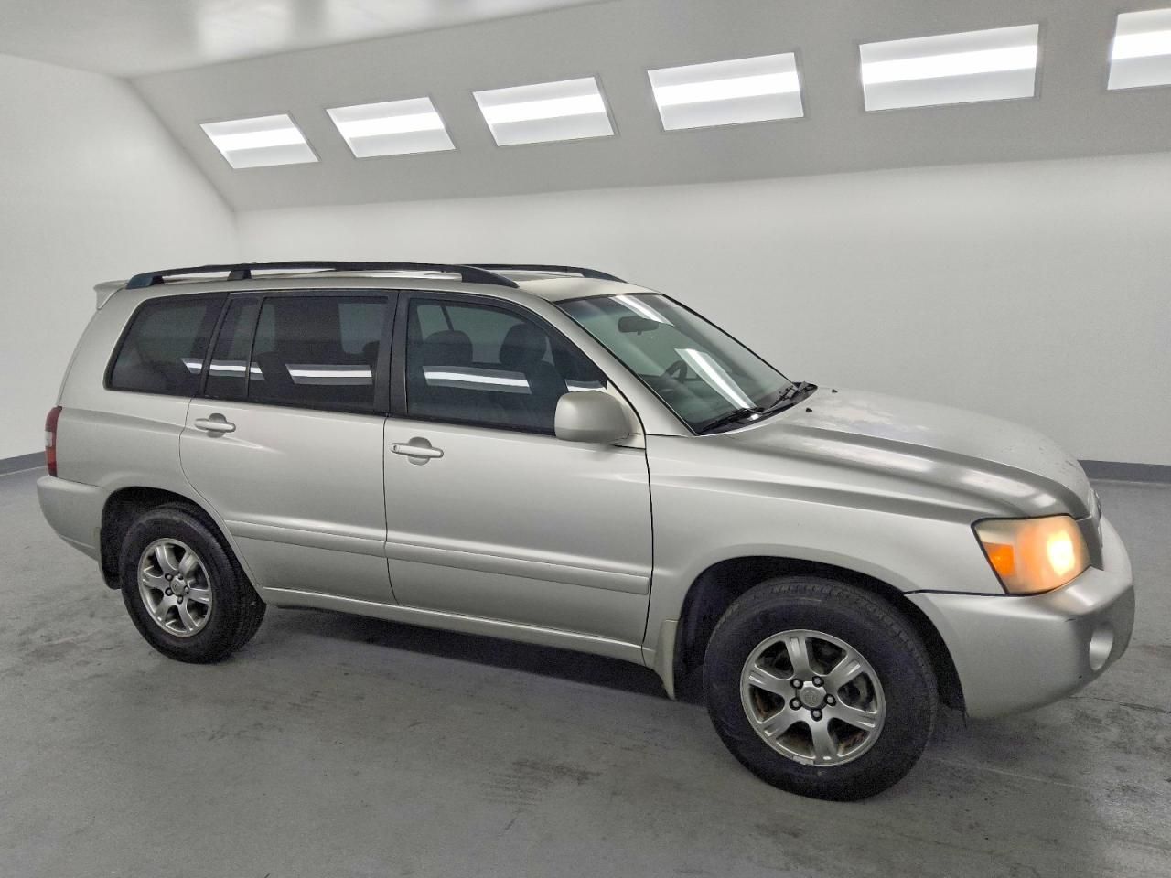 2004 Toyota Highlander Base