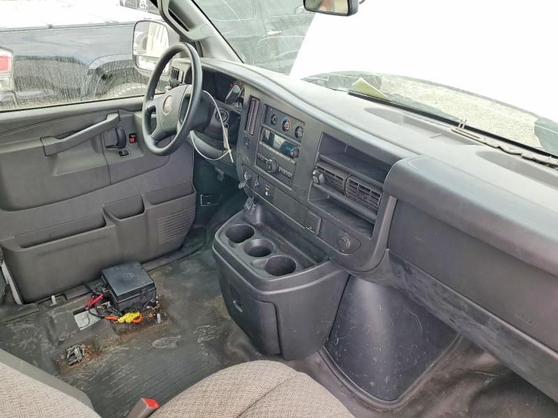 2017 GMC Savana G2500 Utility / Service van