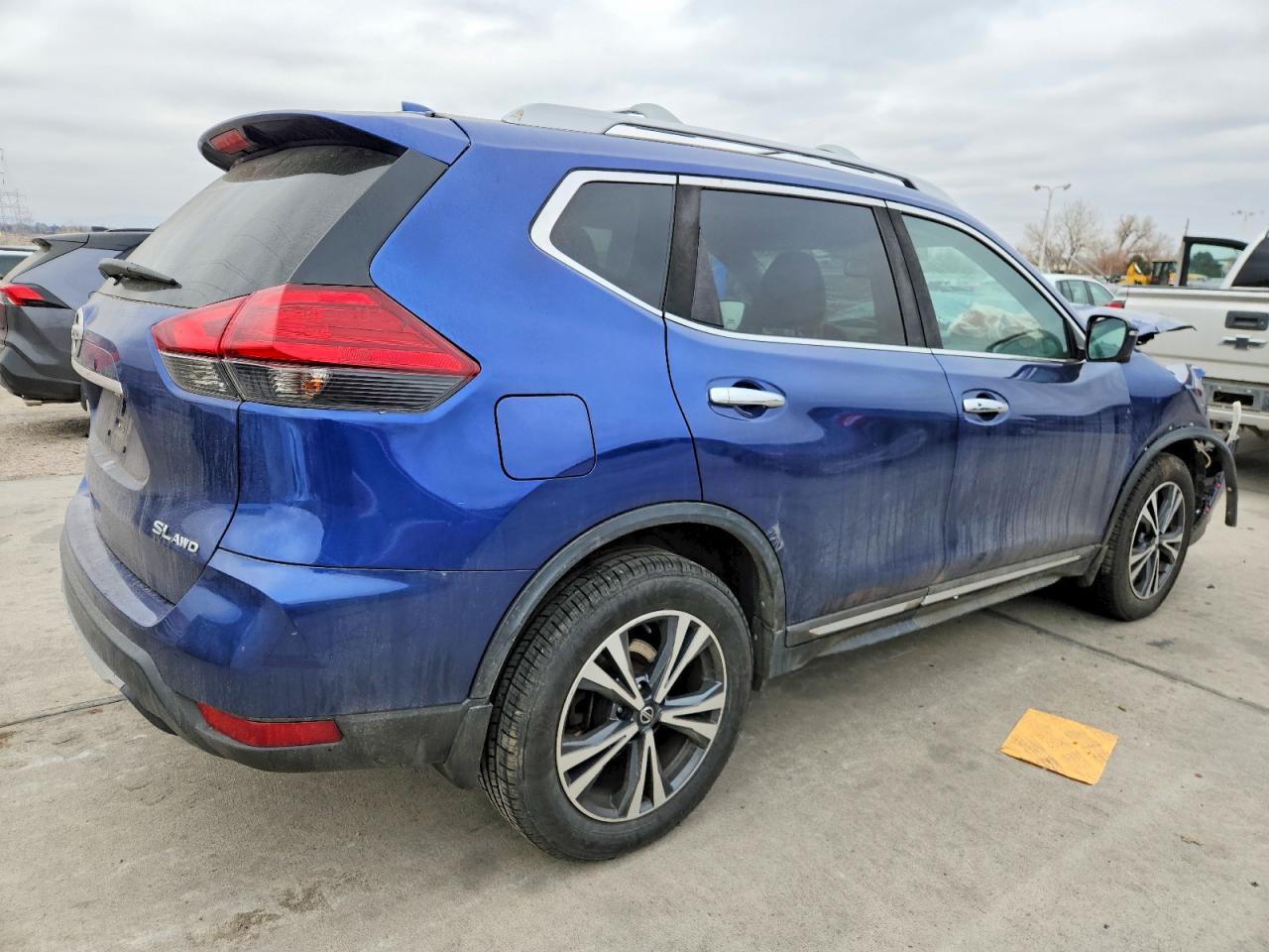 2017 Niss Rogue sv
