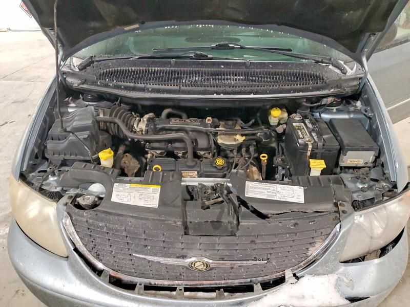 2004 Chrysler Town & Country Touring