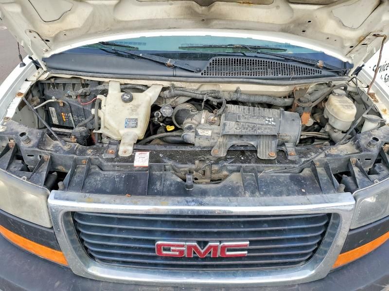 2014 GMC Savana 2500 Delivery van