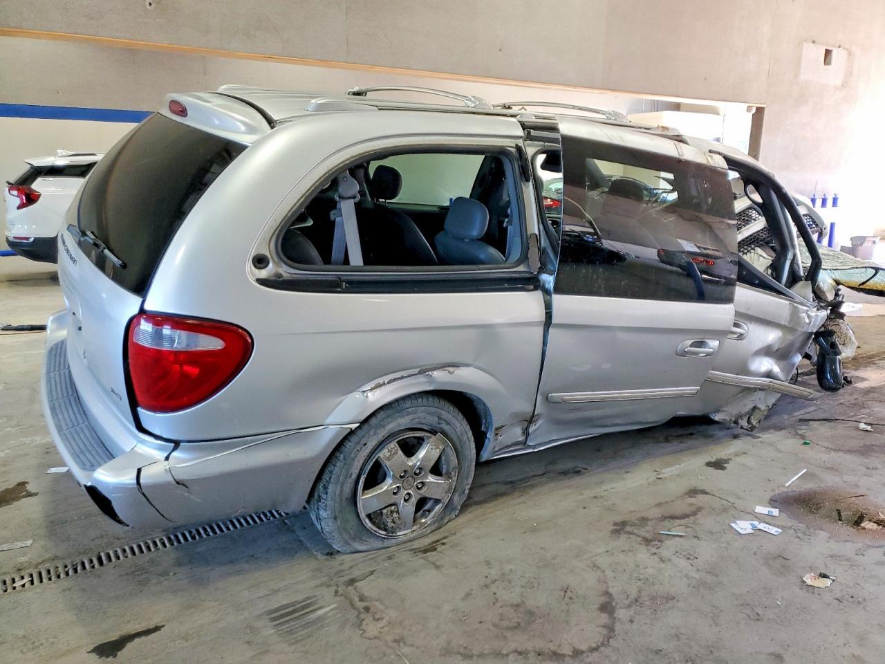 2004 Dodge Grand Caravan sxt