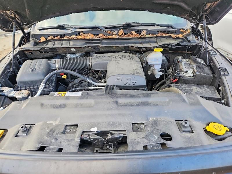 2022 Dodge Ram 1500 Classic slt