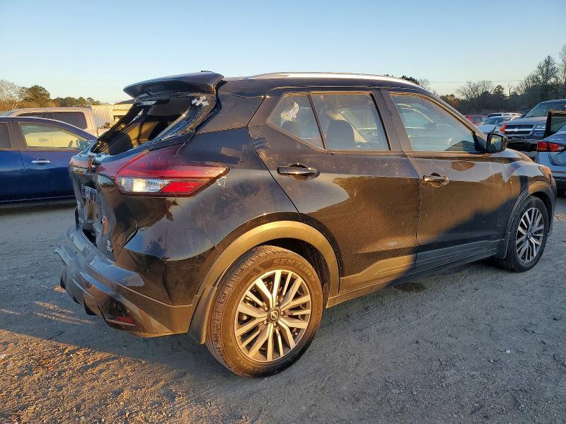 2022 Nissan Kicks sv