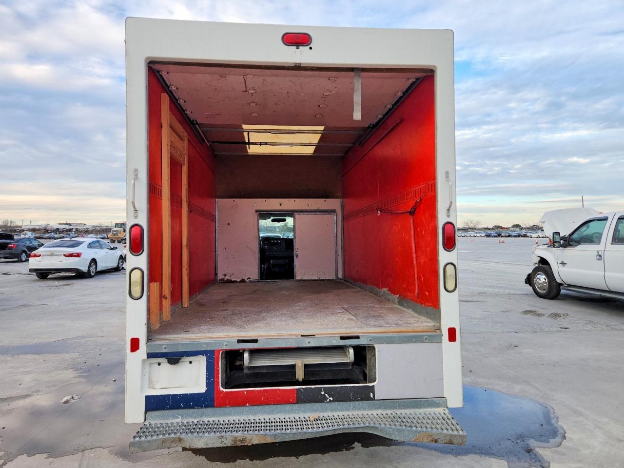 2013 Chevrolet Express Delivery Truck