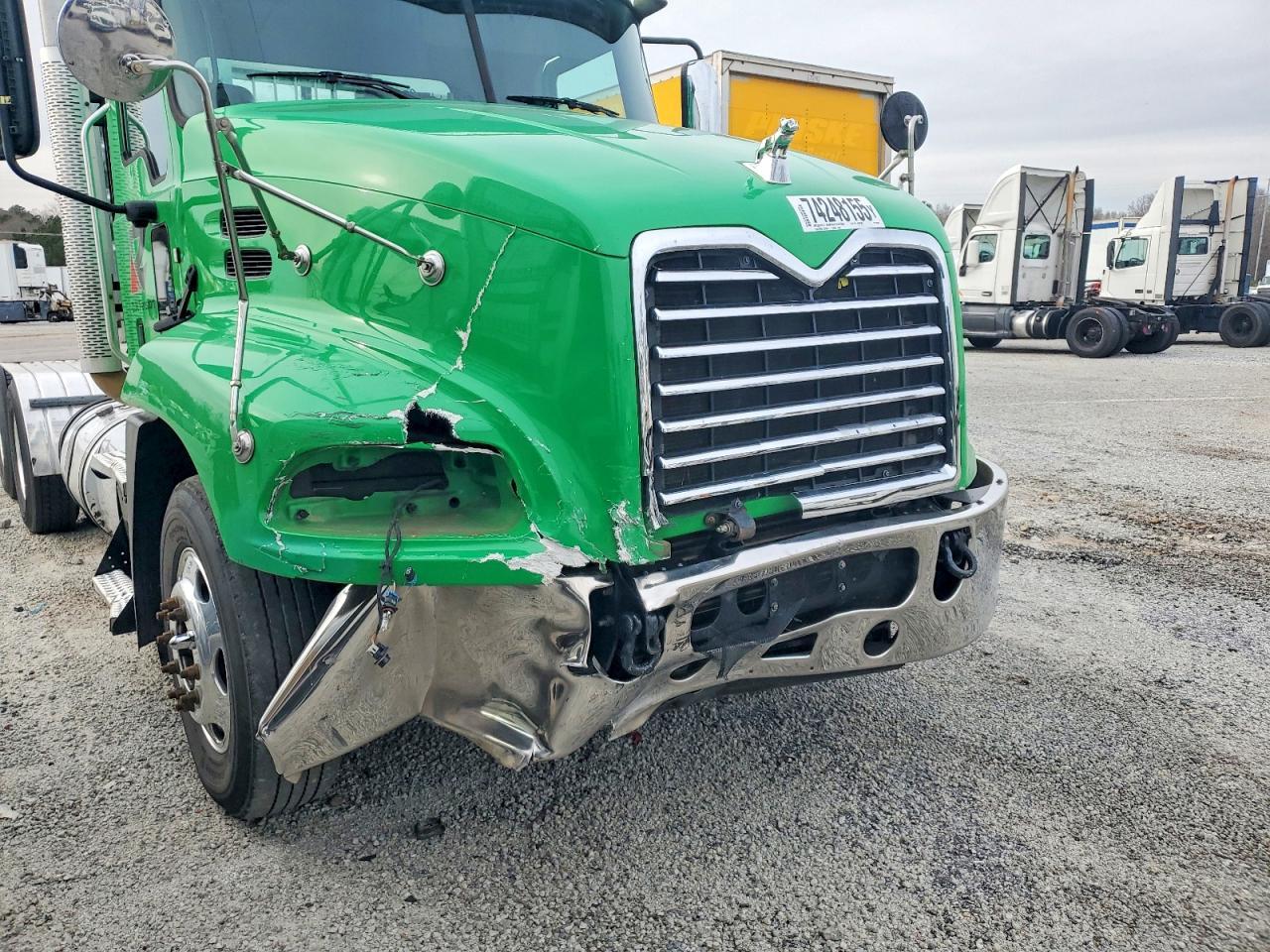 2016 Mack CXU613 Semi Truck