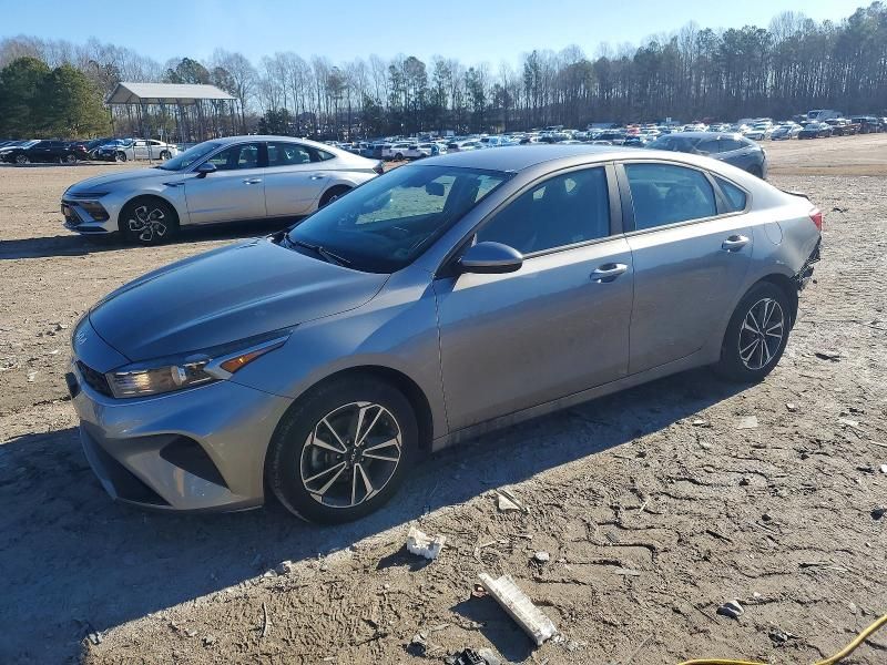 2023 KIA Forte lx