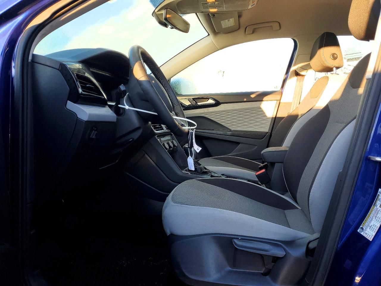 2024 Volkswagen Taos s