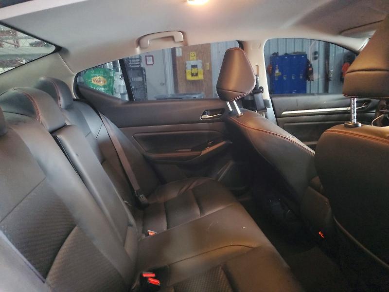 2025 Nissan Altima sr