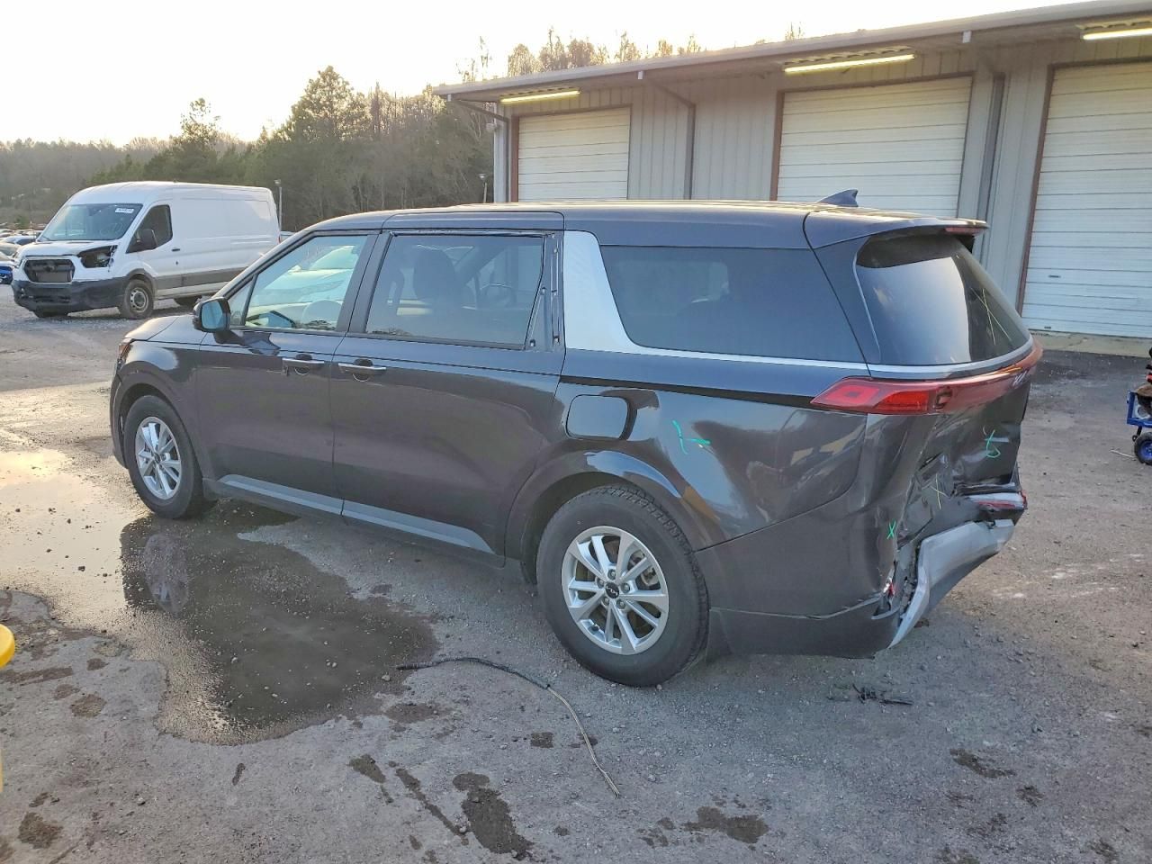 2023 KIA Carnival lx