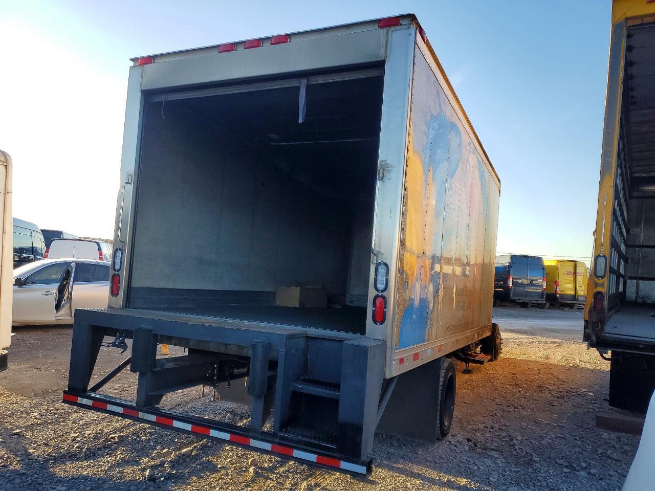 2022 Chevrolet Silverado Refrigerated BOX Truck