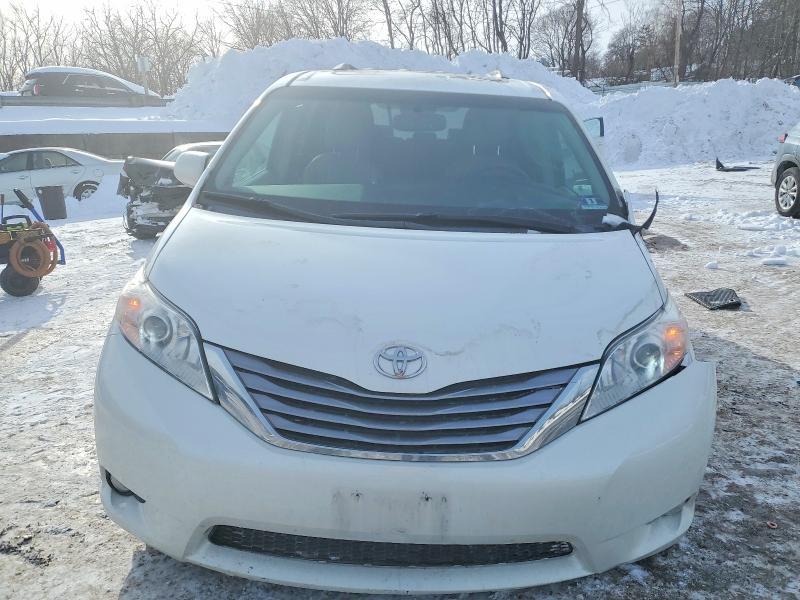 2016 Toyota Sienna xle