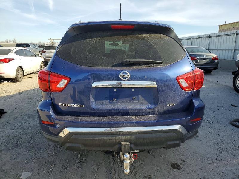 2017 Nissan Pathfinder s