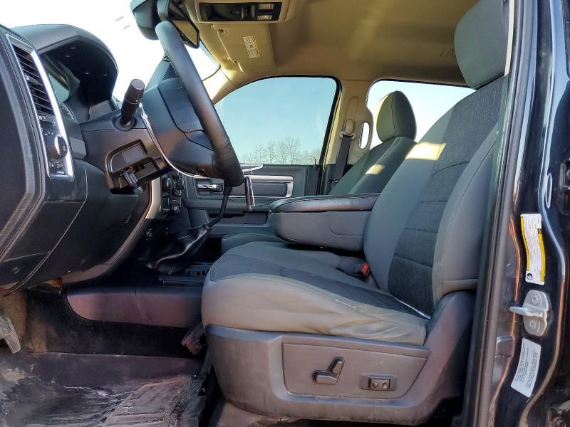 2015 Dodge Ram 3500 Flatbed Truck