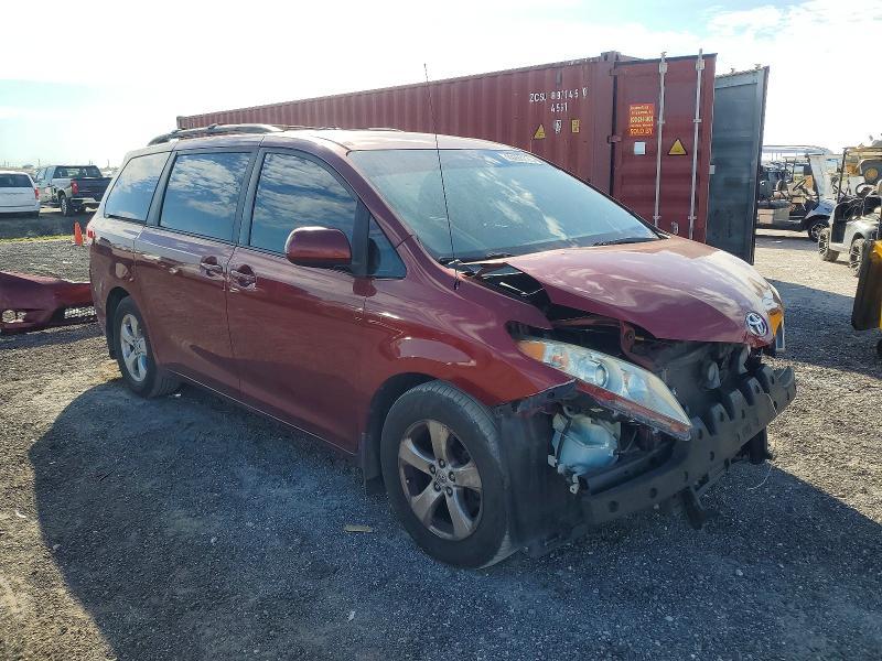 2013 Toyota Sienna le