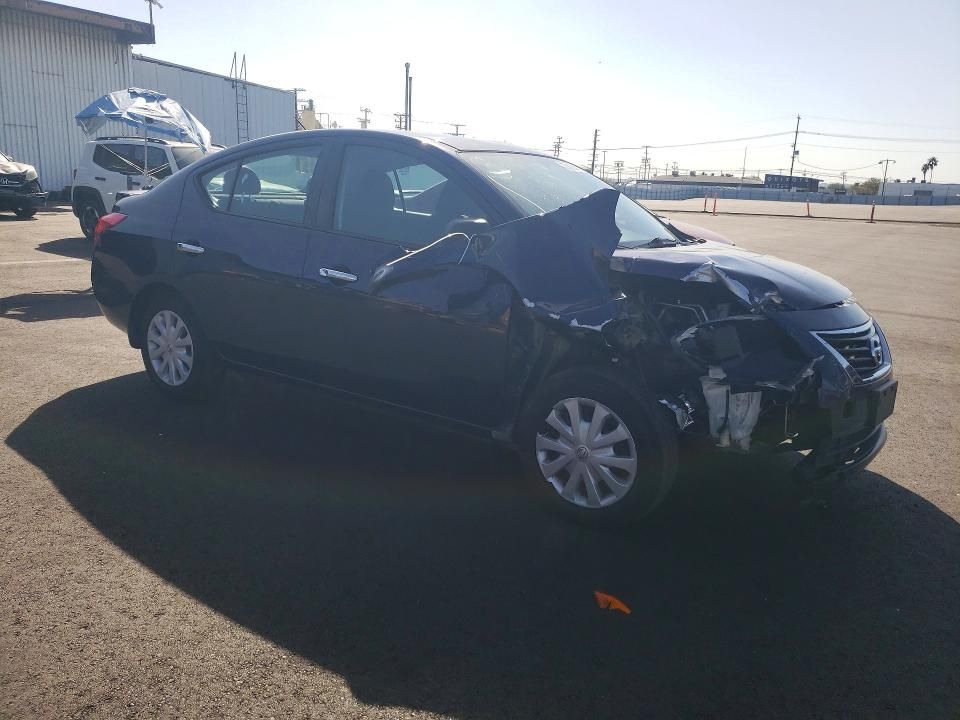 2013 Nissan Versa s
