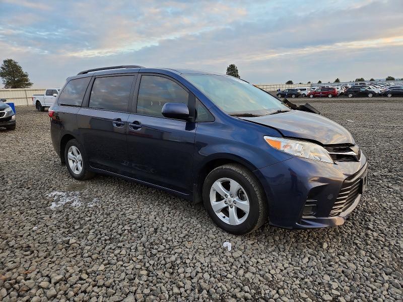 2019 Toyota Sienna le 8-passenger