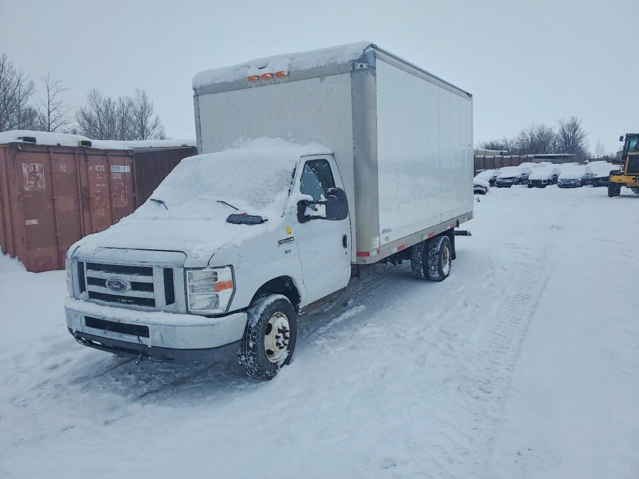 2016 Ford Econoline E450 Super Duty Cutaway Van