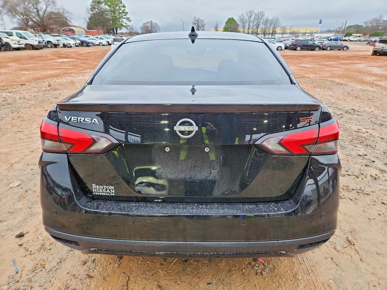 2023 Nissan Versa sr