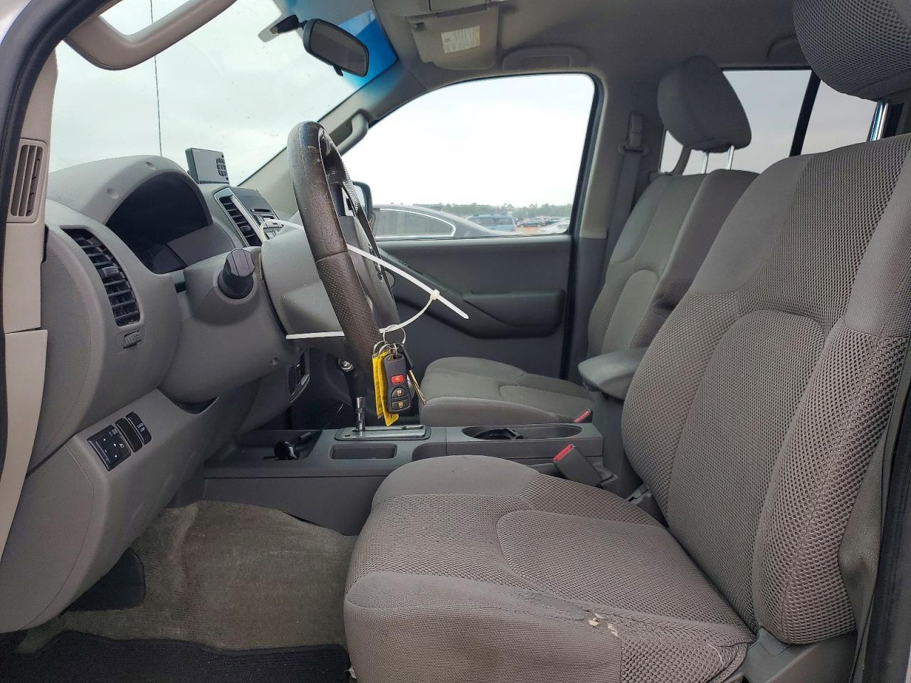 2012 Nissan Frontier s