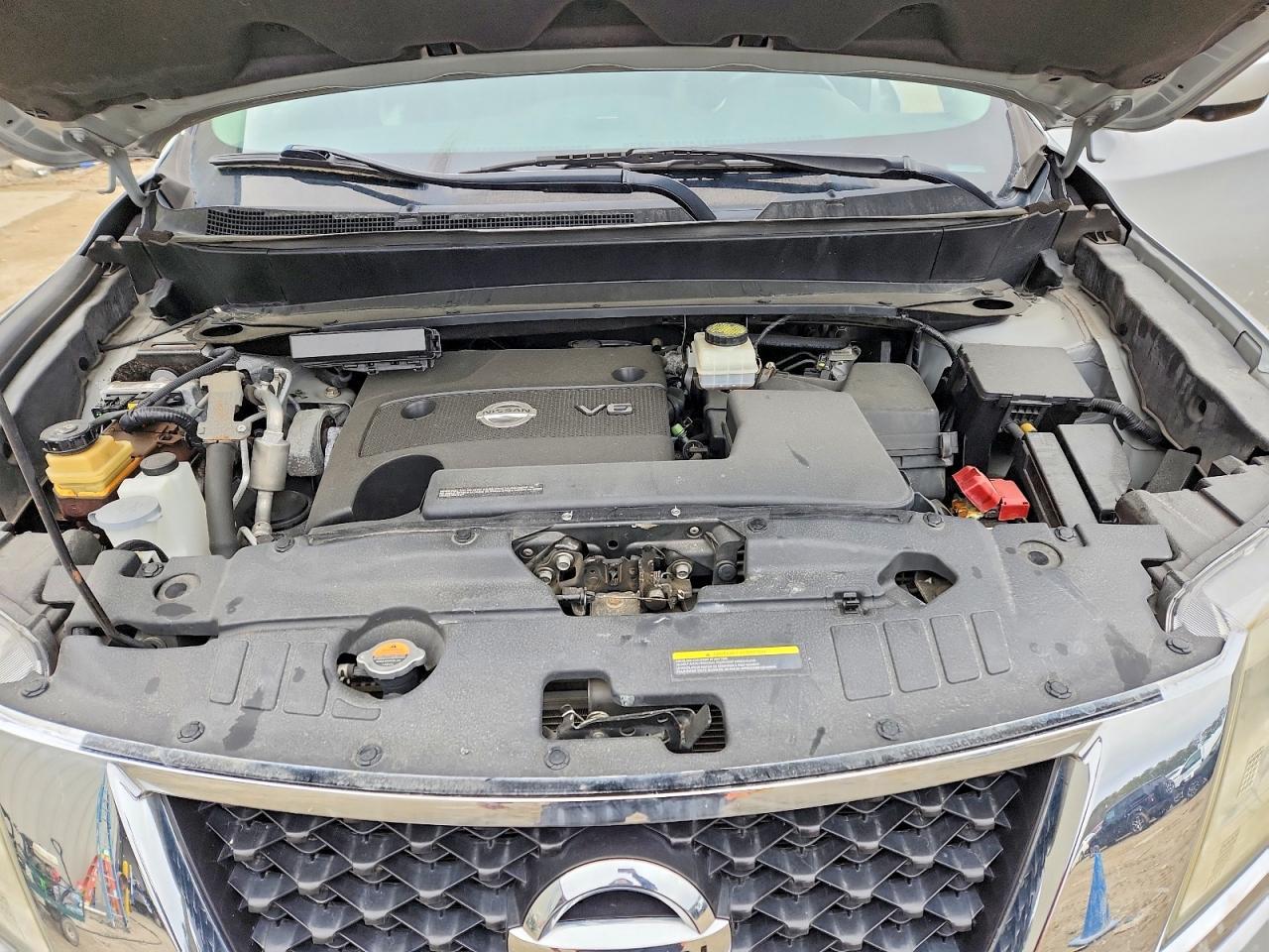 2016 Nissan Pathfinder sl