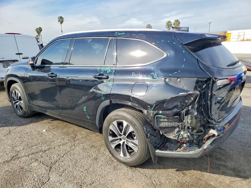 2022 Toyota Highlander xle