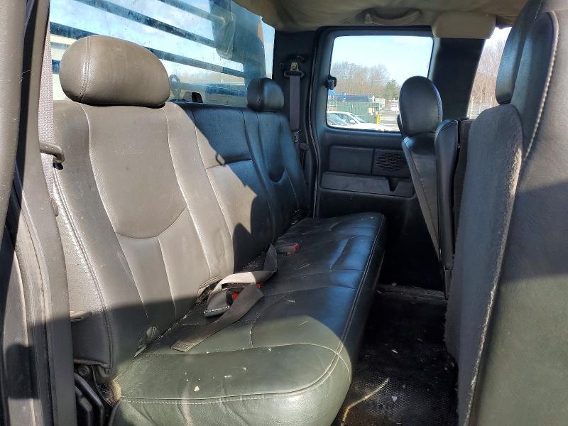 2005 Chevrolet Silverado Flatbed Truck