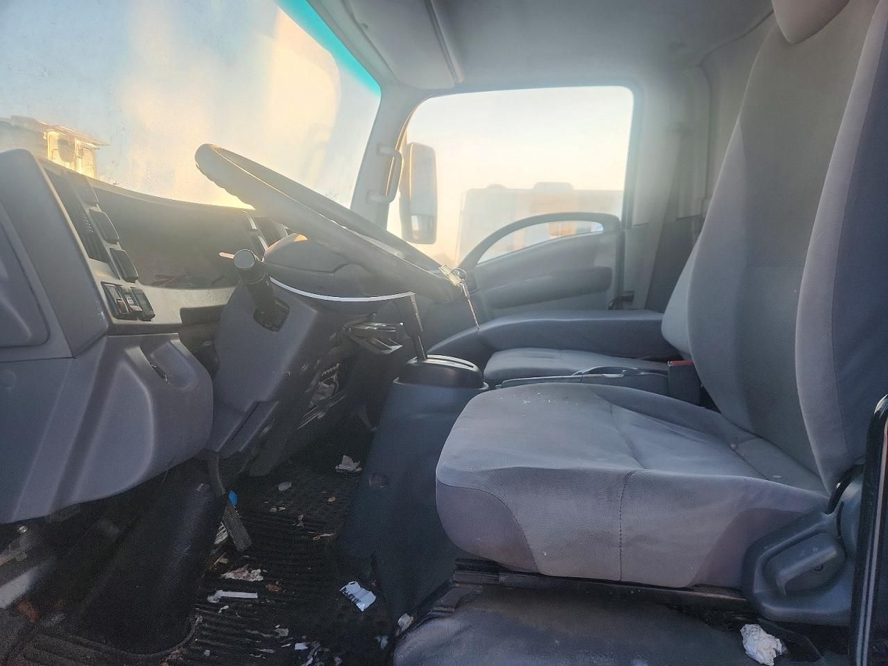 2016 Isuzu NPR HD BOX Truck