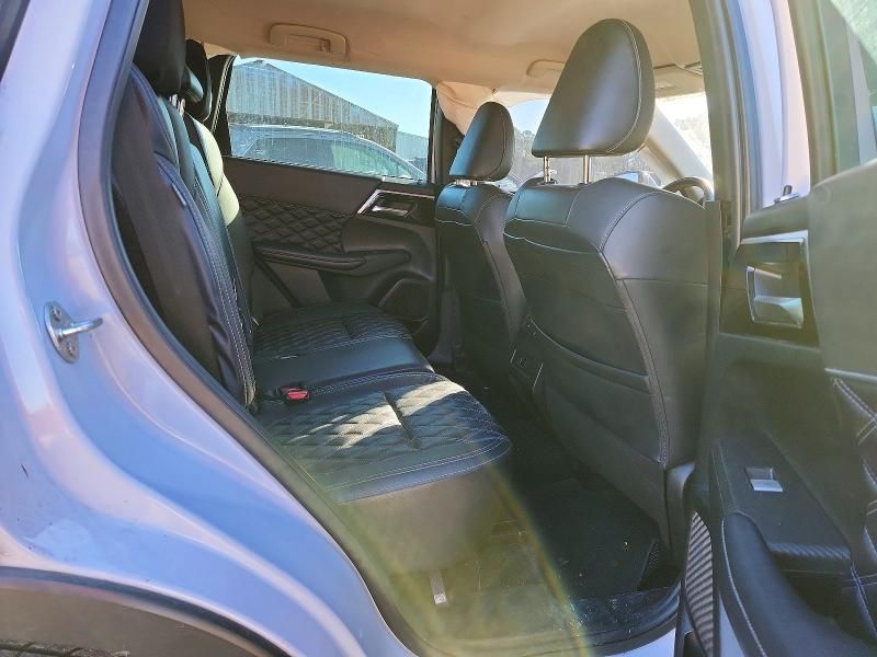 2022 Mitsubishi Outlander sel