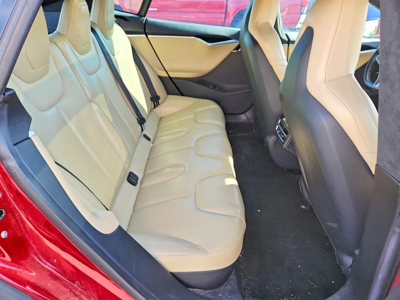 2015 Tesla Model s 70D