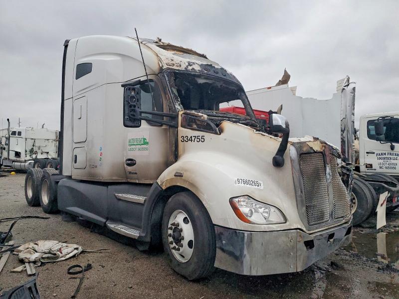 2022 Kenworth T680 Semi Truck