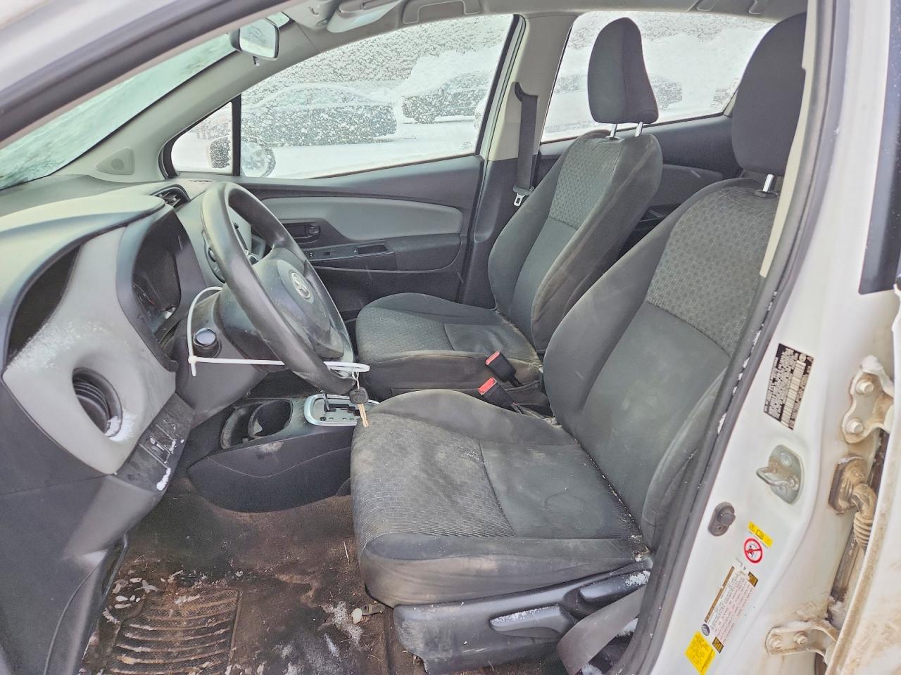 2016 Toyota Yaris l