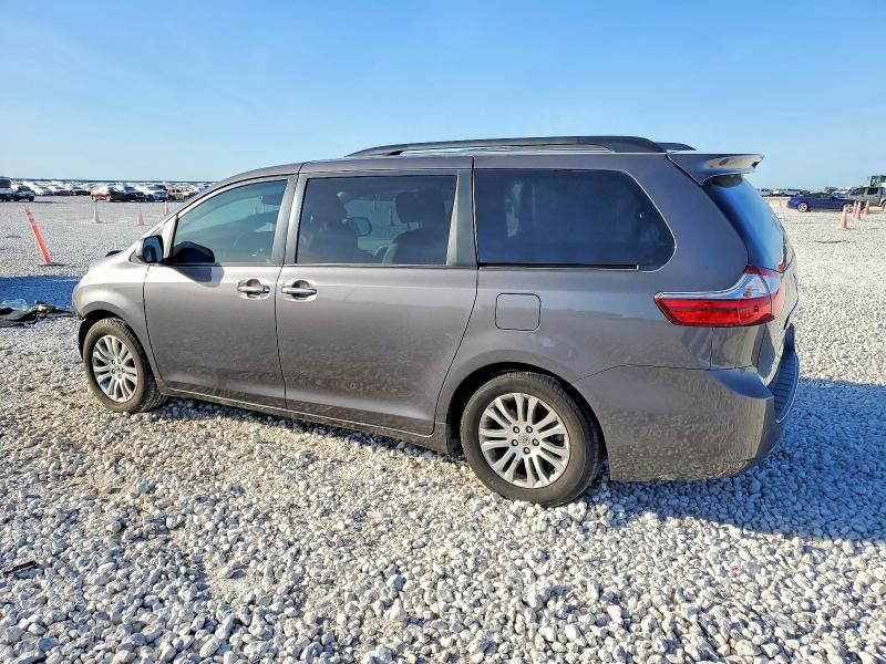 2015 Toyota Sienna xle