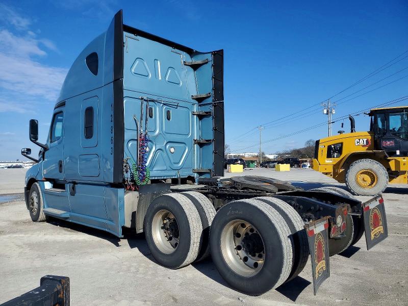2019 Freightliner Cascadia 126 Semi Truck