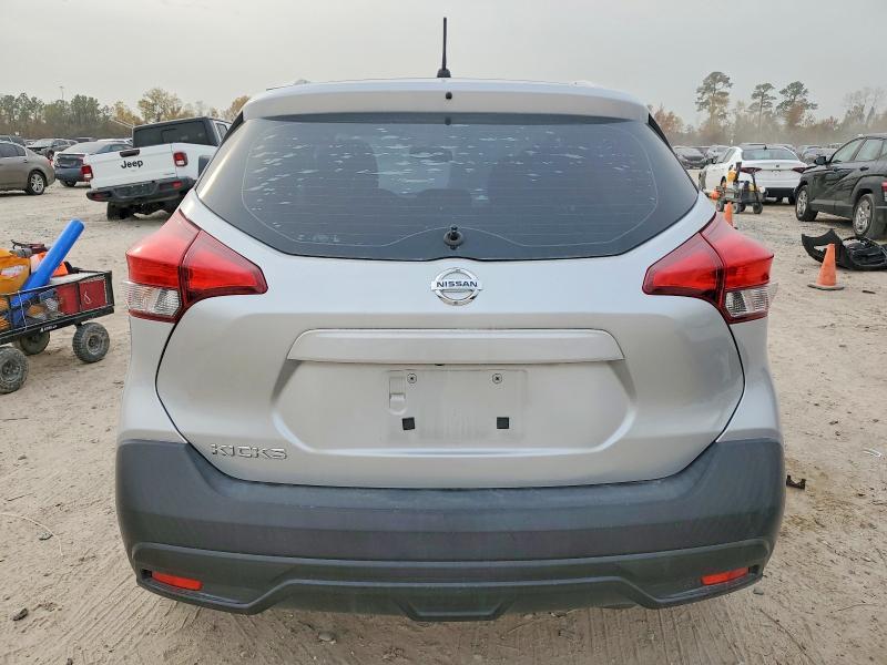 2019 Nissan Kicks s