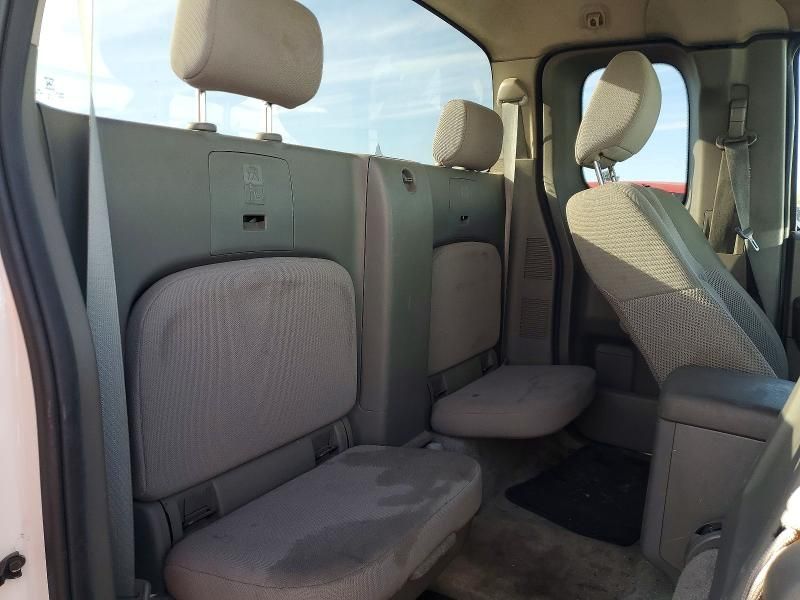 2012 Nissan Frontier s