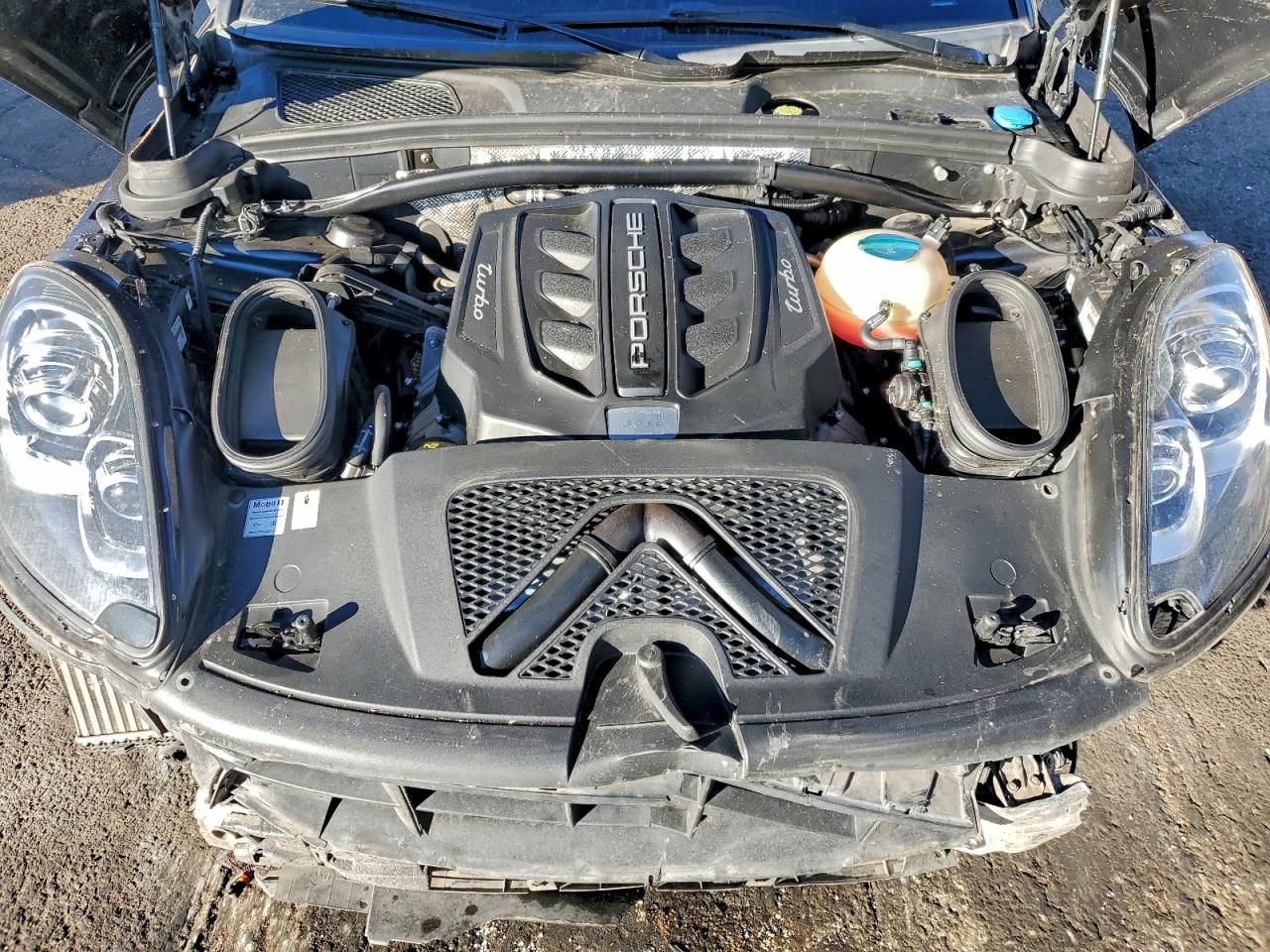 2018 Porsche Macan Turbo